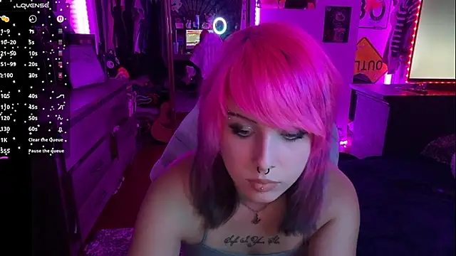 Snapshot of Goth_Violet chatting on May 21, 2:40 am Goth Violet online show from May 21, 2:40 am