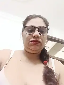 Snapshot of yourchahat27 chatting on July 7, 12:24 am yourchahat27 online show from July 7, 12:24 am