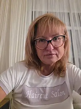 -LindaKing- online show from June 4, 8:26 pm