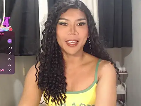 Snapshot of BeatrixGray02 chatting on May 21, 6:15 pm BeatrixGray02 online show from May 21, 6:15 pm