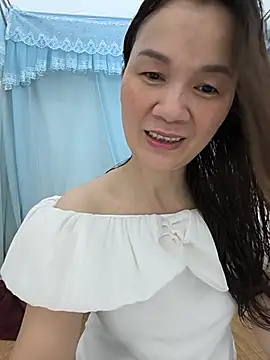 Lye lovely online show from July 4, 2:12 pm