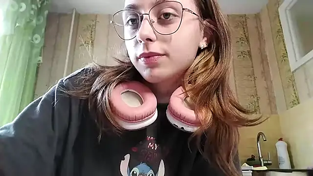 Michelllle online show from May 24, 9:14 am
