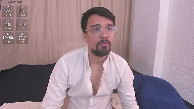 Snapshot of max_ed chatting on June 29, 11:43 am max ed online show from June 29, 11:43 am