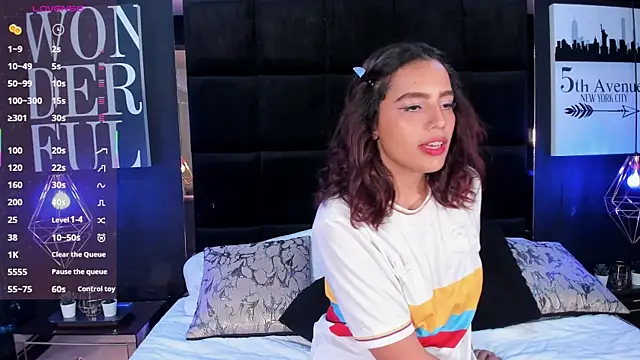 Snapshot of AmyyScott chatting on June 24, 7:46 pm AmyyScott online show from June 24, 7:46 pm