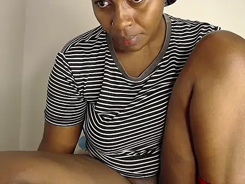 Snapshot of irreplaceable_ebony chatting on May 22, 6:09 am irreplaceable ebony online show from May 22, 6:09 am