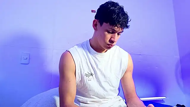Luke Muscle online show from May 24, 2:11 pm