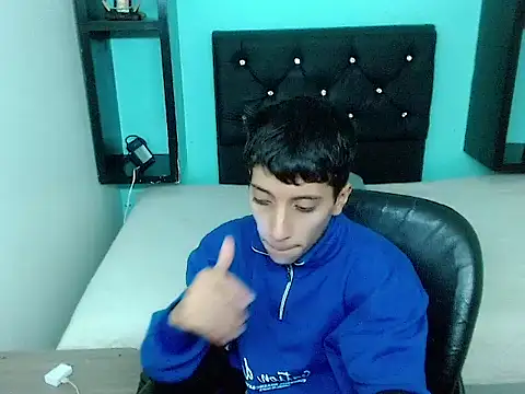 Snapshot of jl_brayan12 chatting on May 22, 6:13 pm jl brayan12 online show from May 22, 6:13 pm