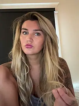 Snapshot of thebeachyblonde chatting on July 21, 12:24 am thebeachyblonde online show from July 21, 12:24 am