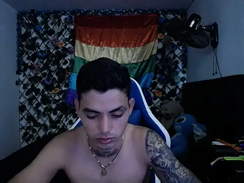 Snapshot of Dantethomsonn chatting on May 22, 6:24 pm Dantethomsonn online show from May 22, 6:24 pm