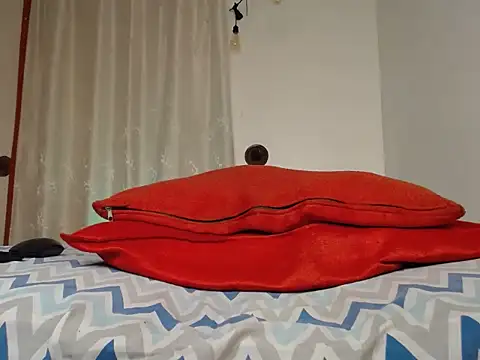 ZoeTracy online show from June 17, 7:33 am