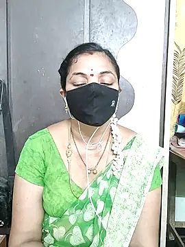 Snapshot of Leela_555 chatting on June 30, 3:29 am Leela 555 online show from June 30, 3:29 am