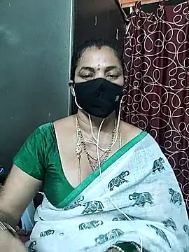 Snapshot of Leela_555 chatting on July 7, 10:41 am Leela 555 online show from July 7, 10:41 am