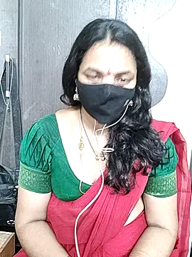 Snapshot of Leela_555 chatting on July 13, 4:04 am Leela 555 online show from July 13, 4:04 am