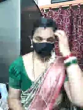Snapshot of Leela_555 chatting on July 18, 7:01 am Leela 555 online show from July 18, 7:01 am
