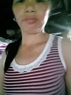 Snapshot of Elfledaa chatting on July 11, 11:02 am Elfledaa online show from July 11, 11:02 am