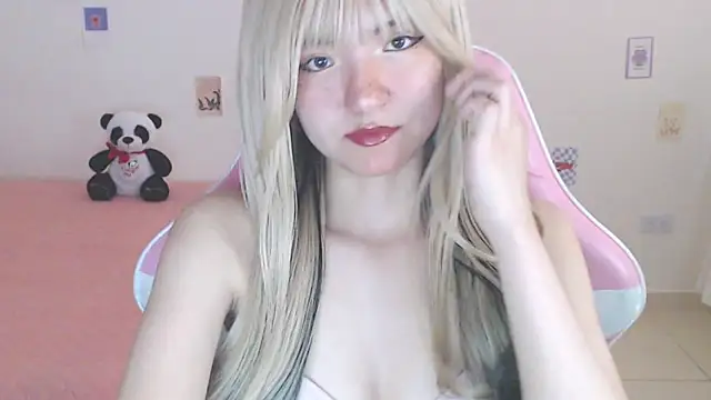 Snapshot of SweetSky1_ chatting on May 22, 10:26 pm SweetSky1 online show from May 22, 10:26 pm