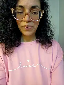 Snapshot of LUCI_LOVE chatting on December 11, 9:01 pm LUCI LOVE online show from December 11, 9:01 pm