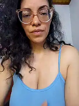 Snapshot of LUCI_LOVE chatting on December 23, 11:47 am LUCI LOVE online show from December 23, 11:47 am