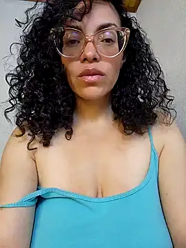 Snapshot of LUCI_LOVE chatting on January 2, 7:07 pm LUCI LOVE online show from January 2, 7:07 pm