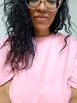 Snapshot of LUCI_LOVE chatting on January 25, 3:09 pm LUCI LOVE online show from January 25, 3:09 pm