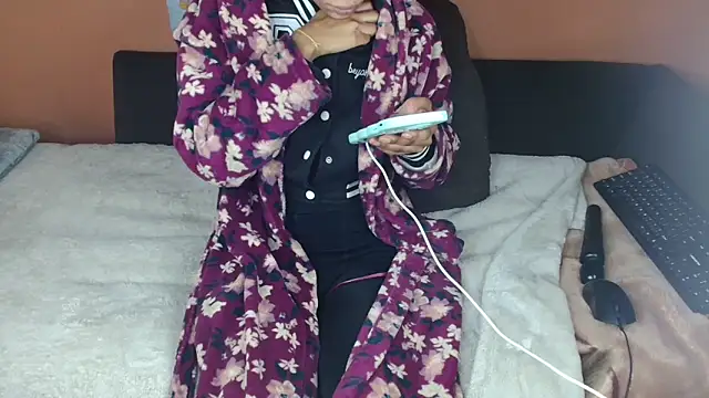Tiny Latifah online show from June 28, 7:47 am