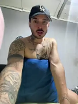 GUSTAVOH23cm online show from June 28, 4:51 am
