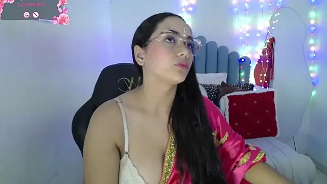 Snapshot of farah_samira chatting on June 29, 11:54 am farah samira online show from June 29, 11:54 am