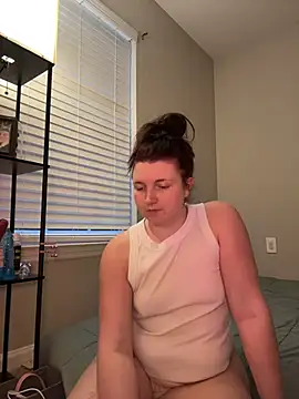 misssmondayy online show from July 23, 12:35 am
