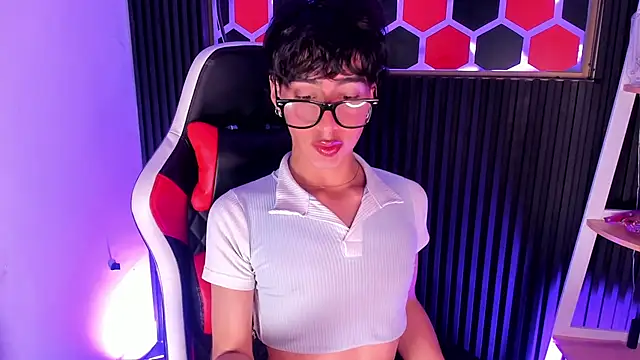 Snapshot of SantyFoxxs chatting on June 3, 3:31 am SantyFoxxs online show from June 3, 3:31 am