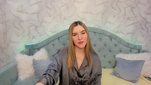 RoxyReignn online show from May 23, 4:29 am