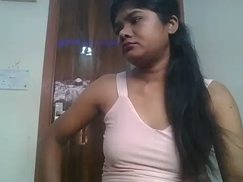 Snapshot of naromi_3563 chatting on June 25, 5:23 am naromi 3563 online show from June 25, 5:23 am