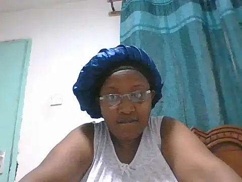 Snapshot of peacechloe chatting on June 29, 7:36 pm peacechloe online show from June 29, 7:36 pm