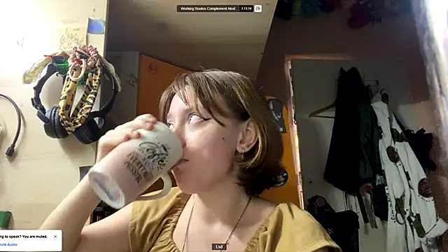 Snapshot of PlumedRolling chatting on May 25, 5:52 pm PlumedRolling online show from May 25, 5:52 pm