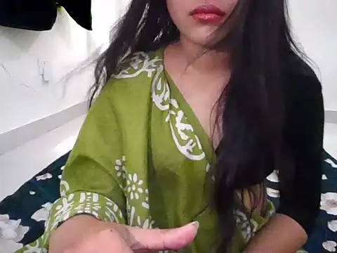 Snapshot of Aalya_B chatting on June 26, 8:41 am Aalya B online show from June 26, 8:41 am