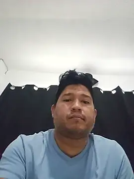 Snapshot of DrewMore593 chatting on May 23, 8:35 pm DrewMore593 online show from May 23, 8:35 pm