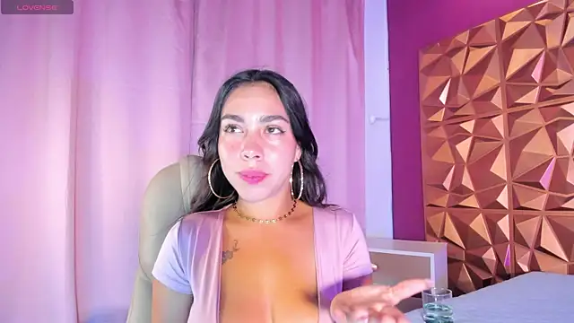 Mailynbusty online show from July 17, 1:07 pm