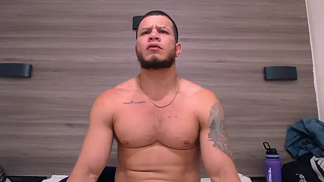 Snapshot of Maximiliano_Stronge chatting on June 24, 8:30 pm Maximiliano Stronge online show from June 24, 8:30 pm