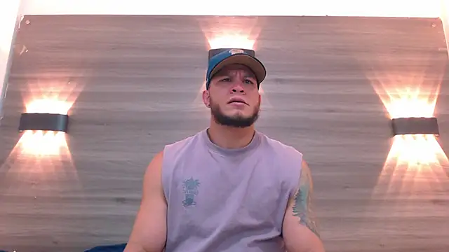 Snapshot of Maximiliano_Stronge chatting on June 25, 8:13 pm Maximiliano Stronge online show from June 25, 8:13 pm