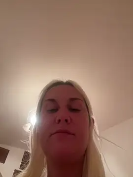Snapshot of Sofia_beee chatting on July 14, 2:05 am Sofia beee online show from July 14, 2:05 am