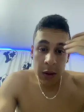 Snapshot of jhuan99 chatting on July 8, 8:46 pm jhuan99 online show from July 8, 8:46 pm