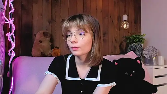 Snapshot of IvoryPesante chatting on June 19, 8:12 pm IvoryPesante online show from June 19, 8:12 pm