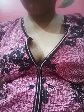 Snapshot of Rimaroy19 chatting on May 24, 1:38 pm Rimaroy19 online show from May 24, 1:38 pm