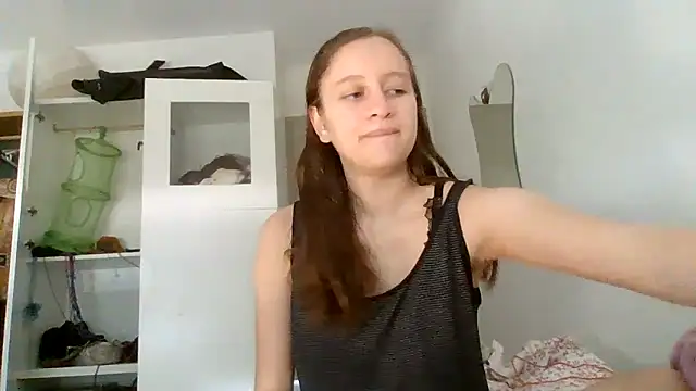 Snapshot of SoftieSophie chatting on June 28, 6:19 am SoftieSophie online show from June 28, 6:19 am