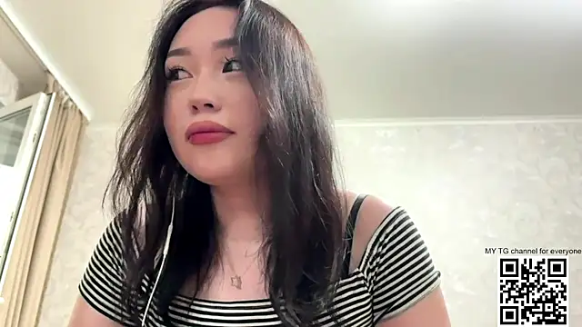 LilowNax online show from June 21, 2:08 pm