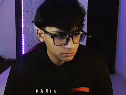 Snapshot of Mr_yisuzz chatting on June 3, 11:24 am Mr yisuzz online show from June 3, 11:24 am
