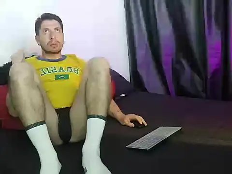 Snapshot of TorresLe chatting on July 7, 2:58 am TorresLe online show from July 7, 2:58 am