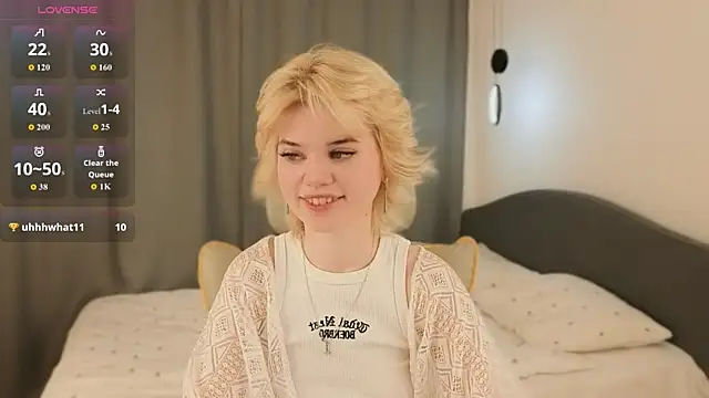 mood berry  online show from June 28, 1:17 pm