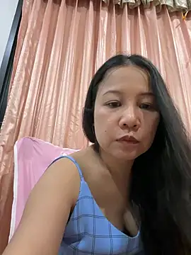 Snapshot of LINDA_HD chatting on May 26, 1:29 pm LINDA HD online show from May 26, 1:29 pm