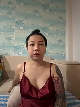 Snapshot of LINDA_HD chatting on June 19, 12:42 pm LINDA HD online show from June 19, 12:42 pm