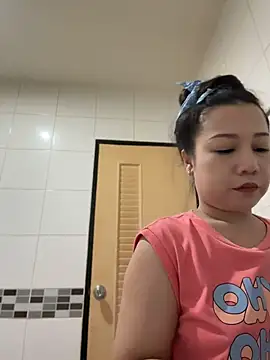 Snapshot of LINDA_HD chatting on July 7, 2:21 pm LINDA HD online show from July 7, 2:21 pm